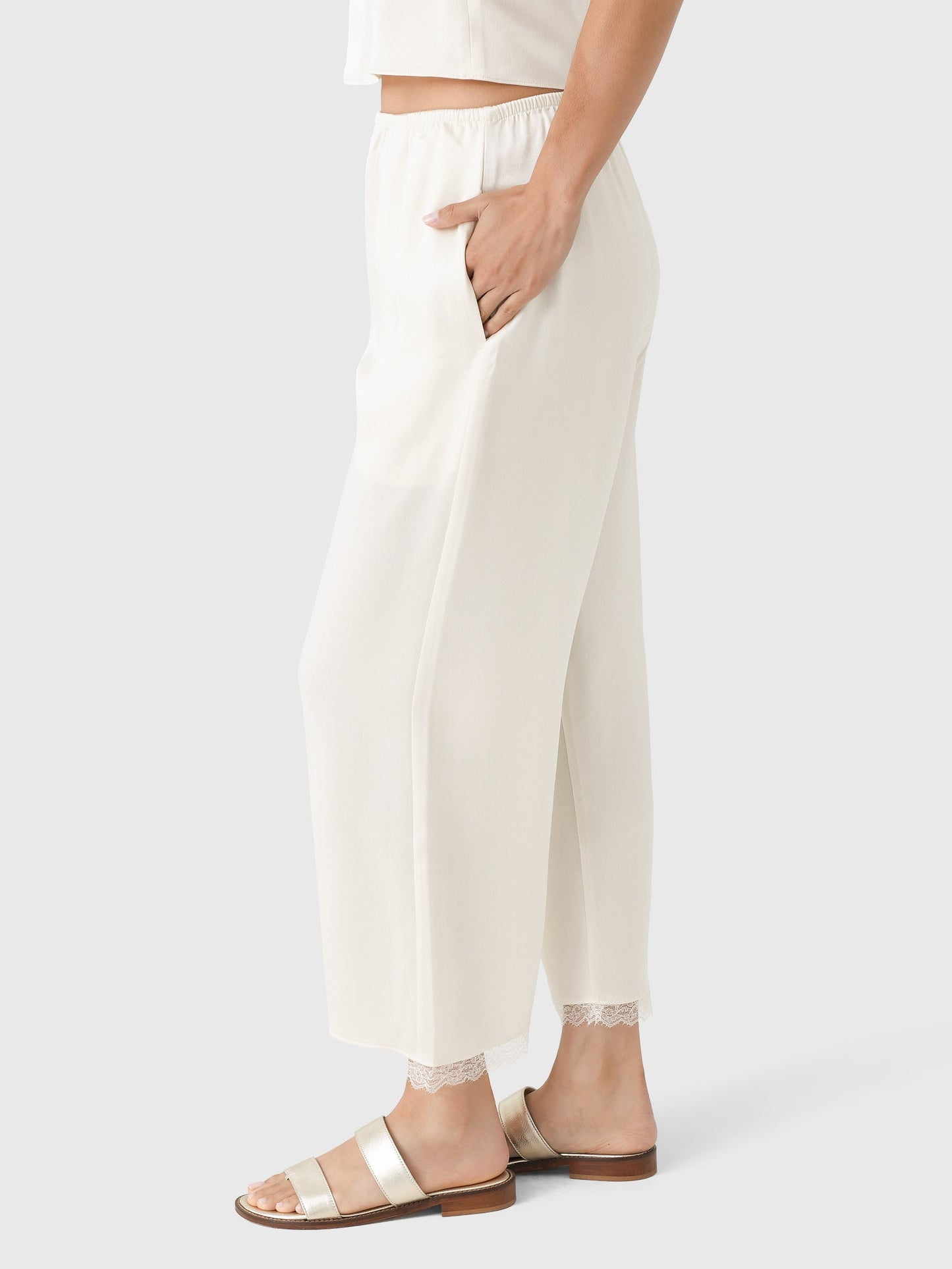 Leset Women's Barb Lace Crop Pant