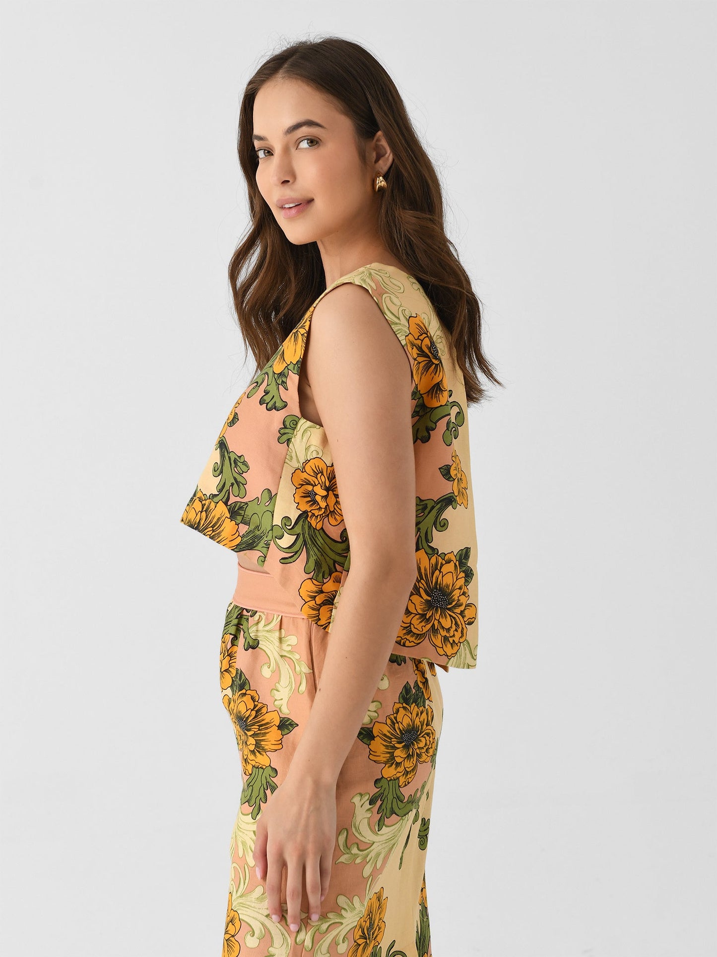 Farm Rio Women's Delicate Flower Arabesques Crop Top