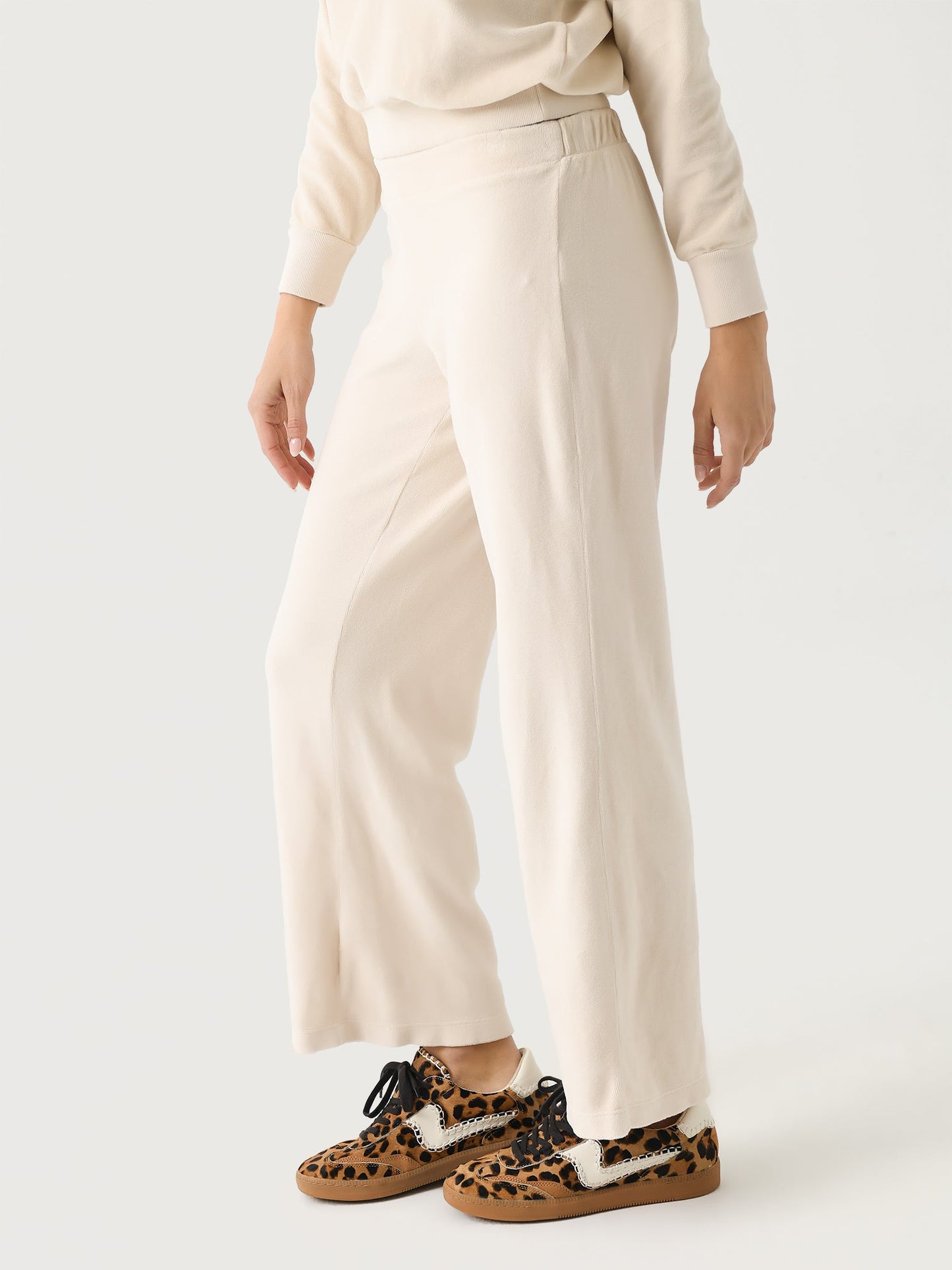Perfect White Tee Women's Holly Velour Sweatpant