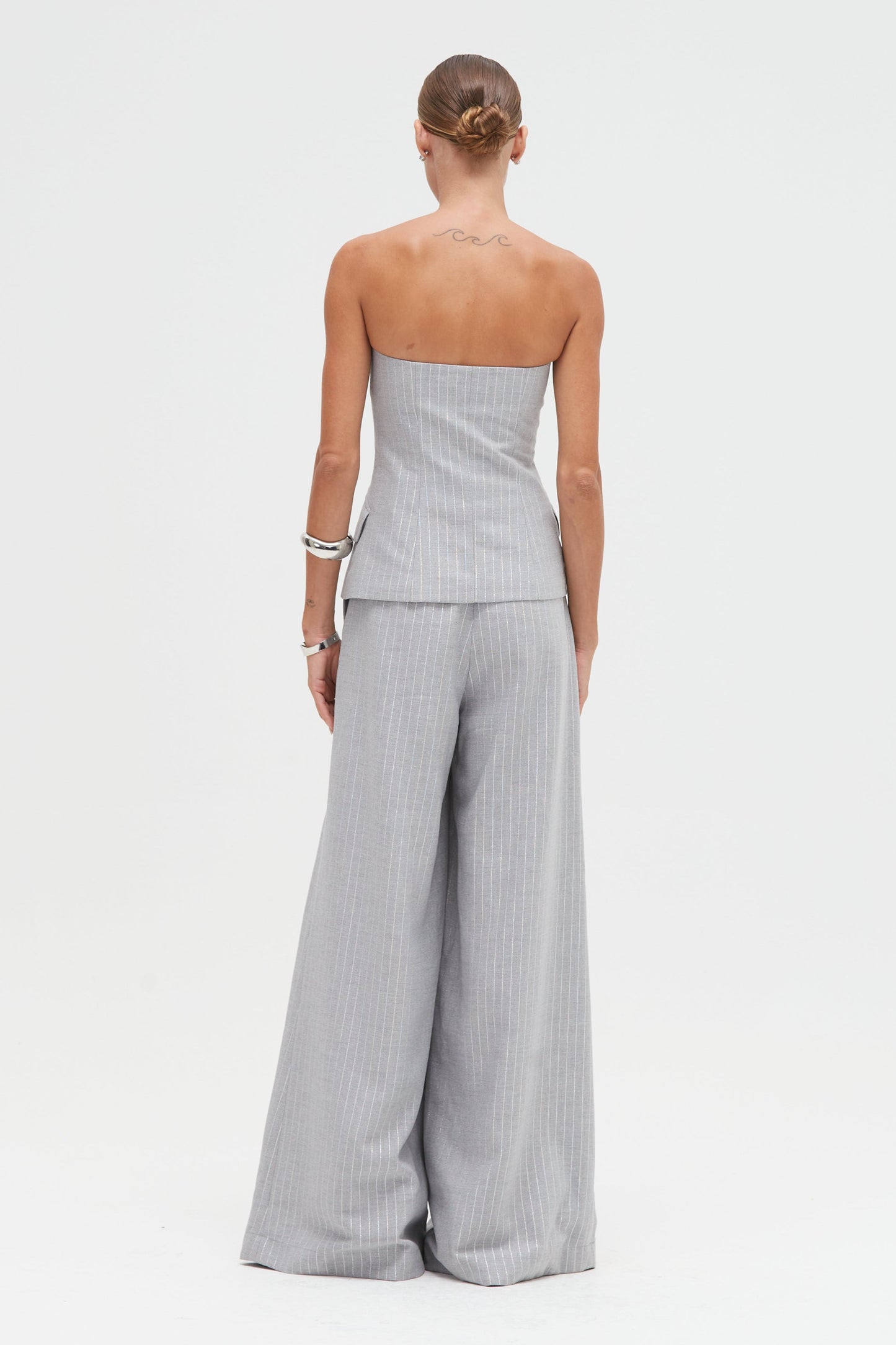 METALLIC PINSTRIPE STRAPLESS TOP
