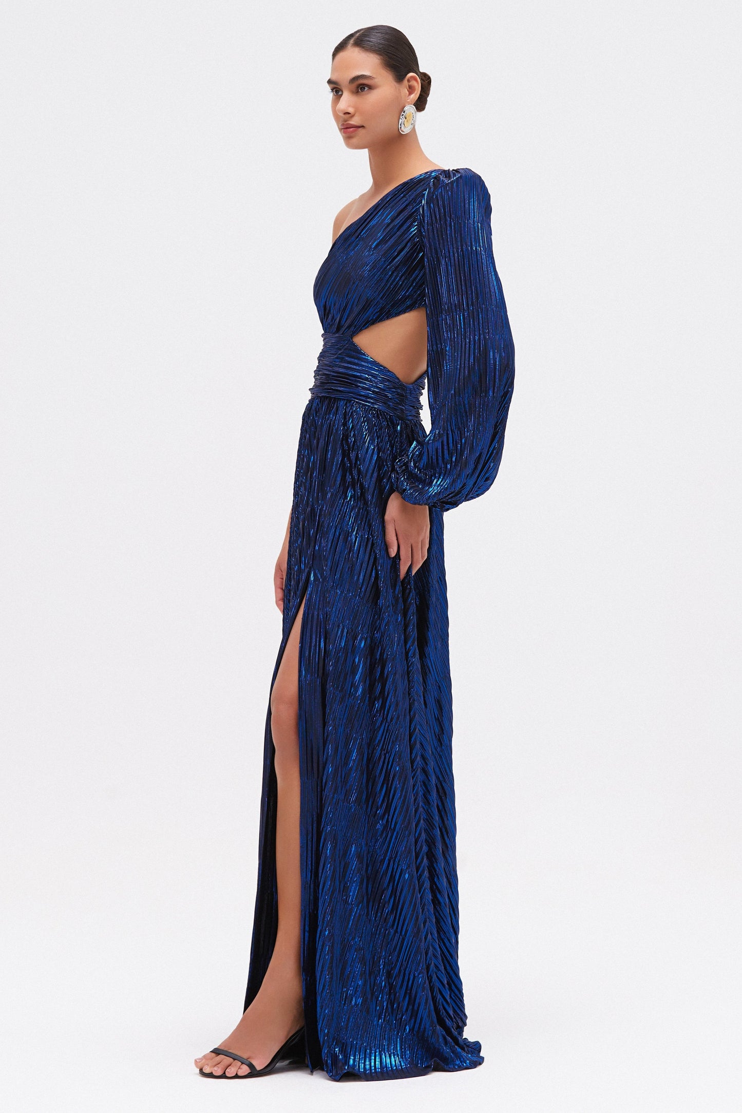METALLIC PLISSE ONE SHOULDER GOWN