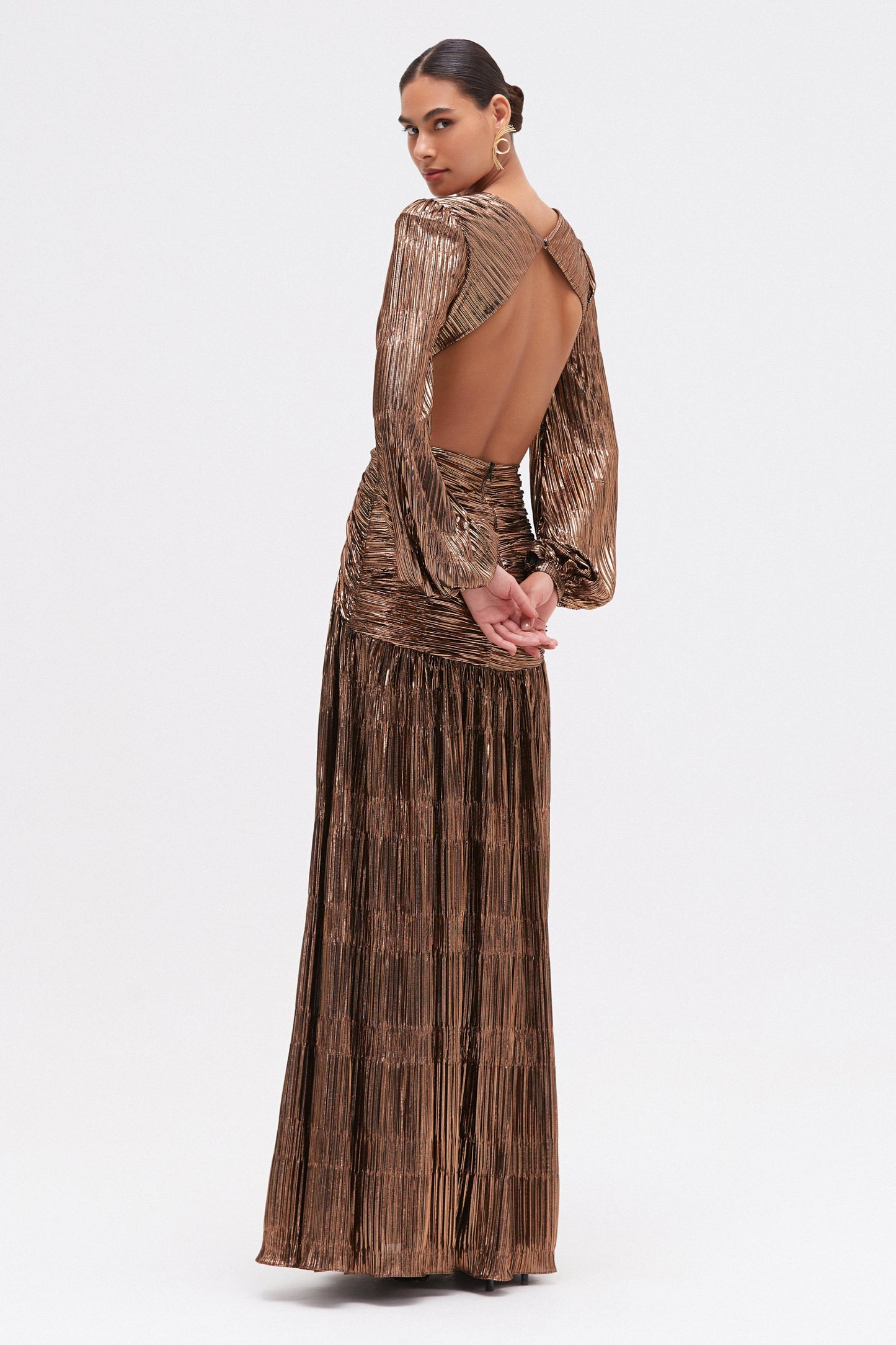 METALLIC PLISSE CUT OUT GOWN