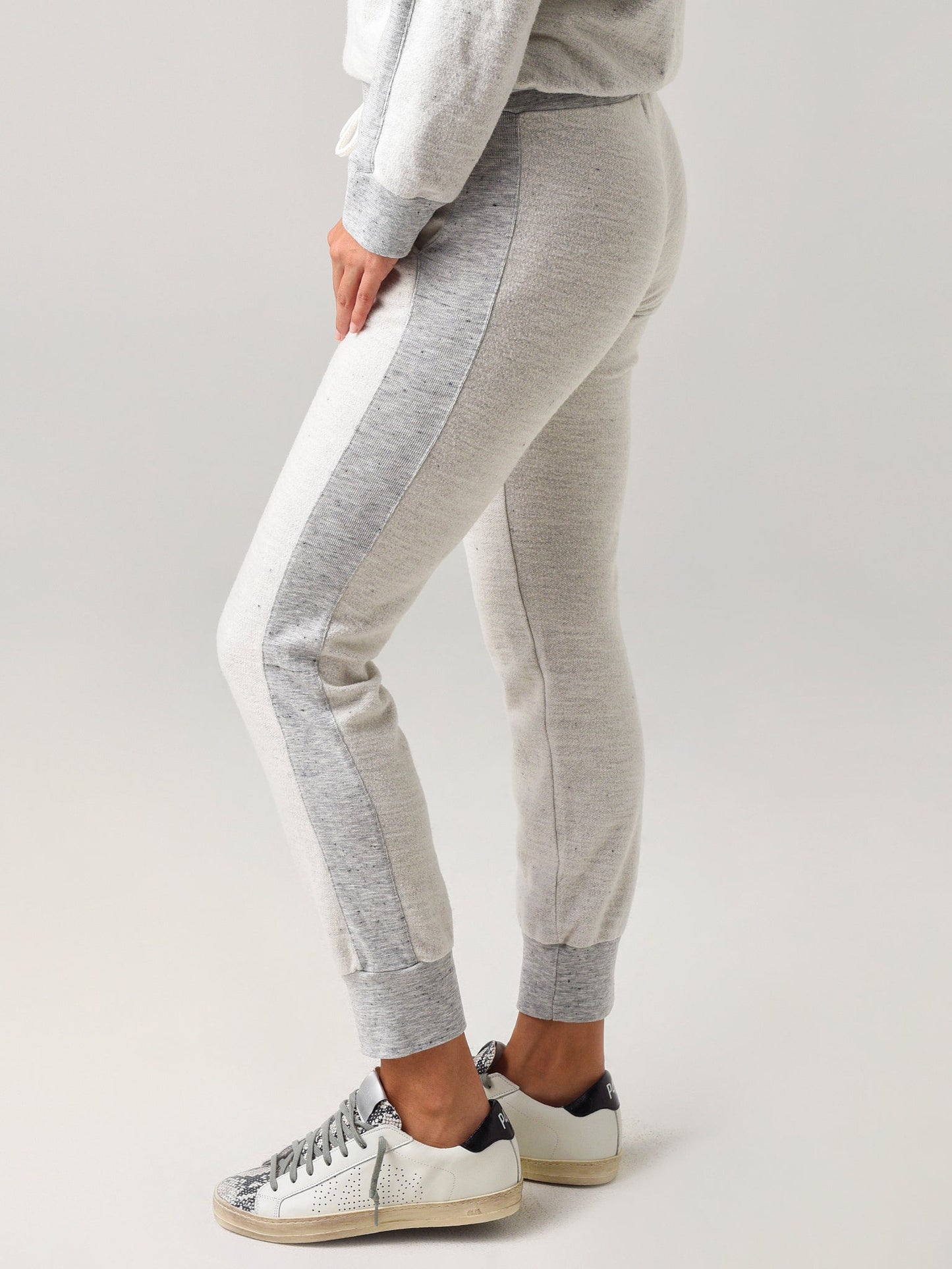 Monrow Women's Reversed Sporty Sweatpant With Contrast Rib Stripe
