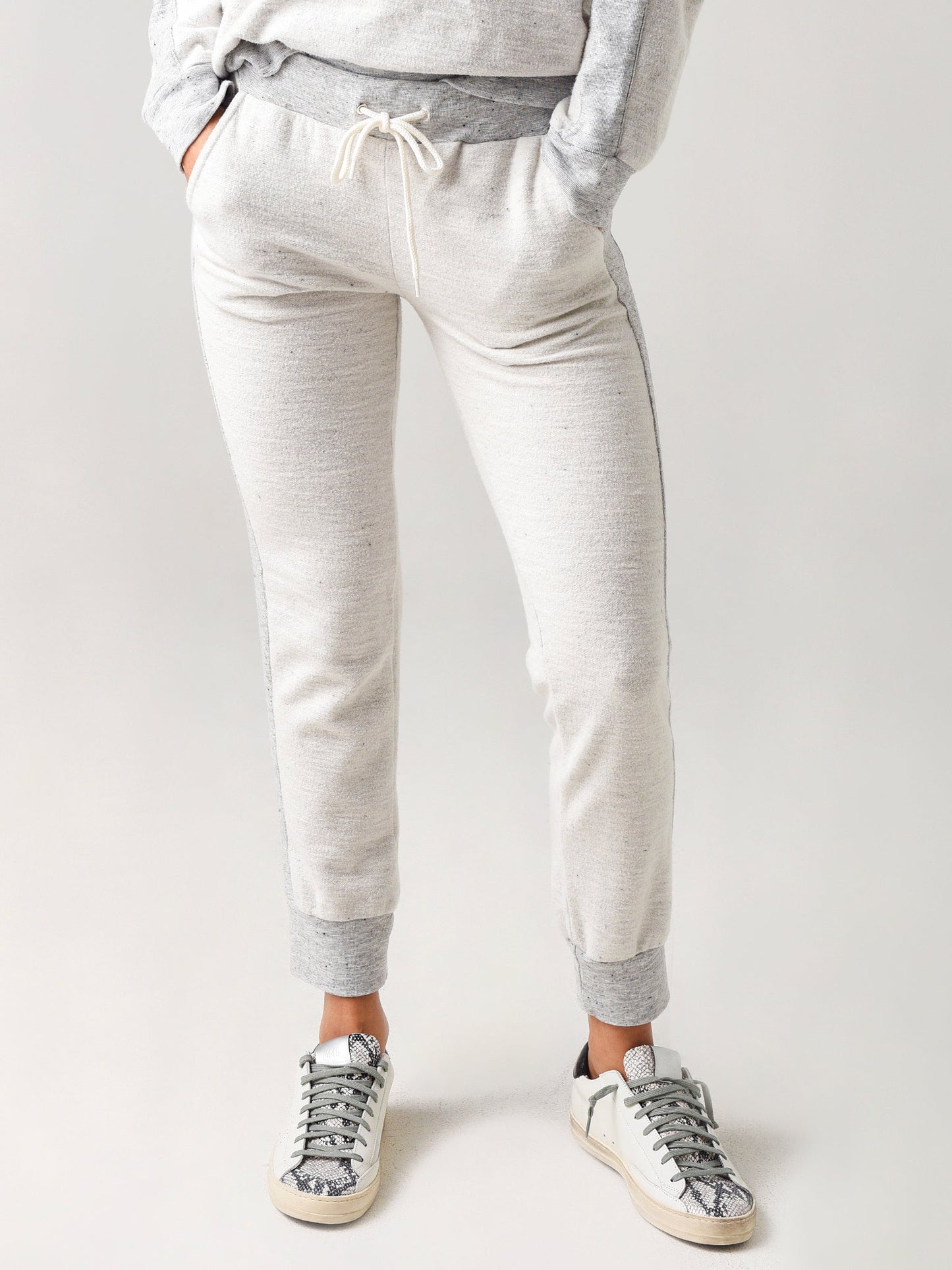Monrow Women's Reversed Sporty Sweatpant With Contrast Rib Stripe